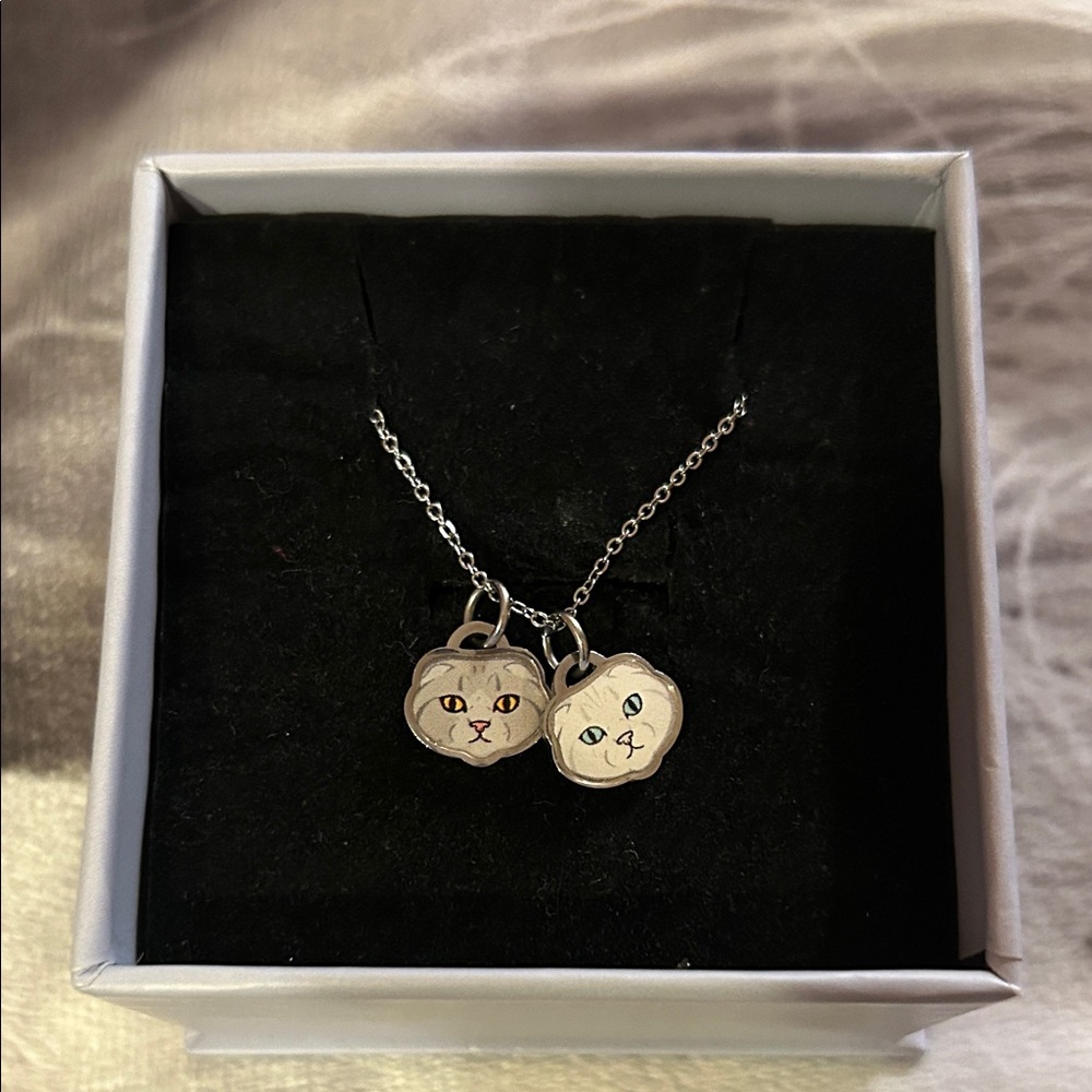 Taylor Swift official Meredith & Olivia Swift cat necklace Reputation era
